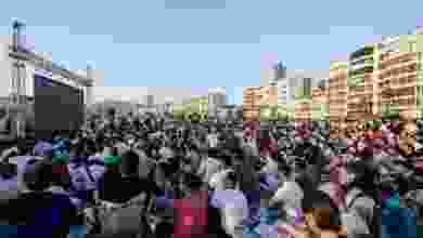 İzmirliler milli heyecanı dev ekranlarda izledi