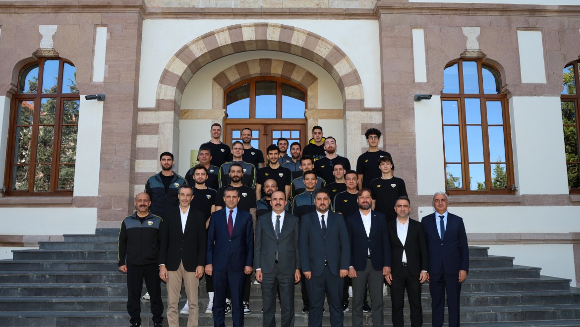 Konya Büyükşehir Belediyespor Basketbol Takımı'ndan Başkan Altay'a ziyaret