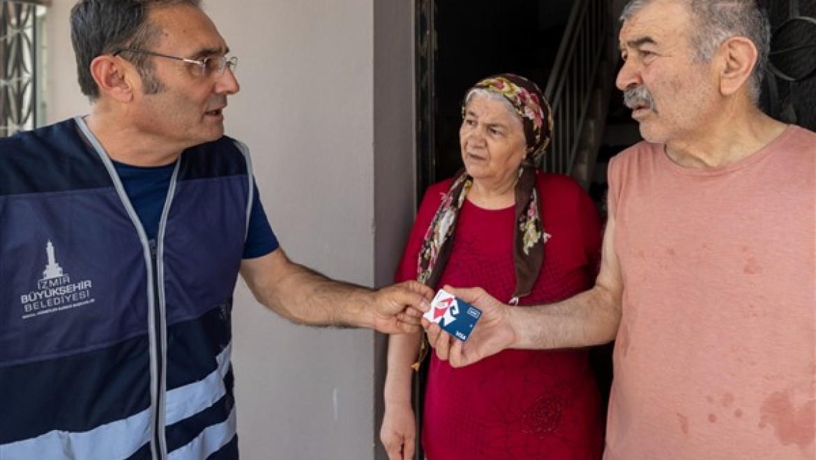 İzmir Büyükşehir Belediyesi'nden Emekli Dayanışma Kartı uygulaması