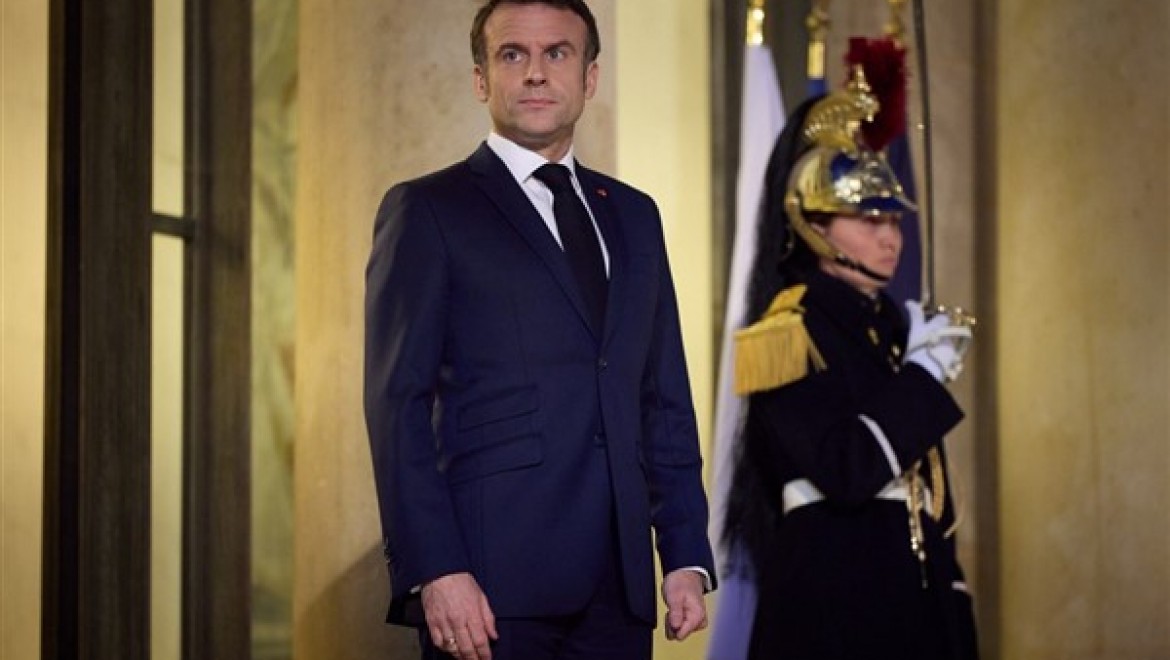 Macron: Ukrayna'nın direnmesine yardımcı olmak için çalışmaya devam edeceğiz
