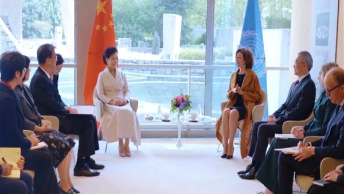 Peng Liyuan, UNESCO Genel Direktörü Azoulay ile bir araya geldi