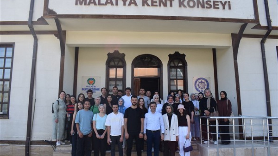 Gençler Malatya Kent Konseyinde buluştu