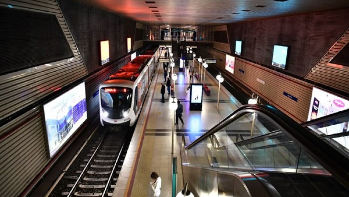 İzmir Metrosu, 24 yılda 1 milyar 400 milyon yolcuya hizmet verdi