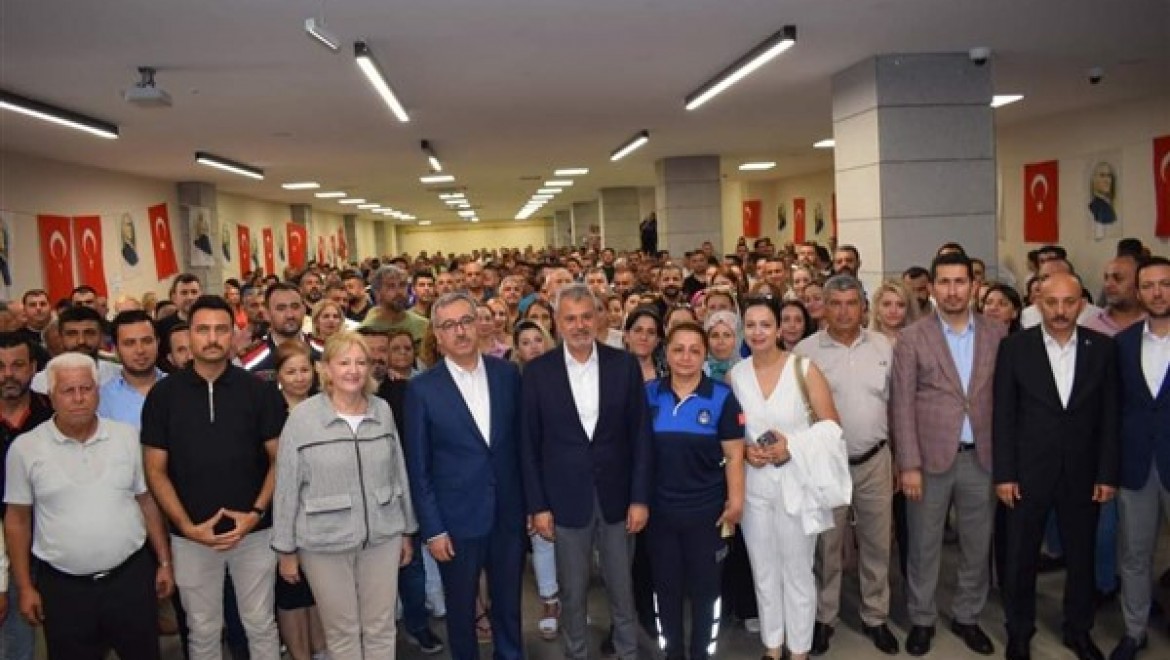 Başkan Öntürk, belediye personeliyle bayramlaştı