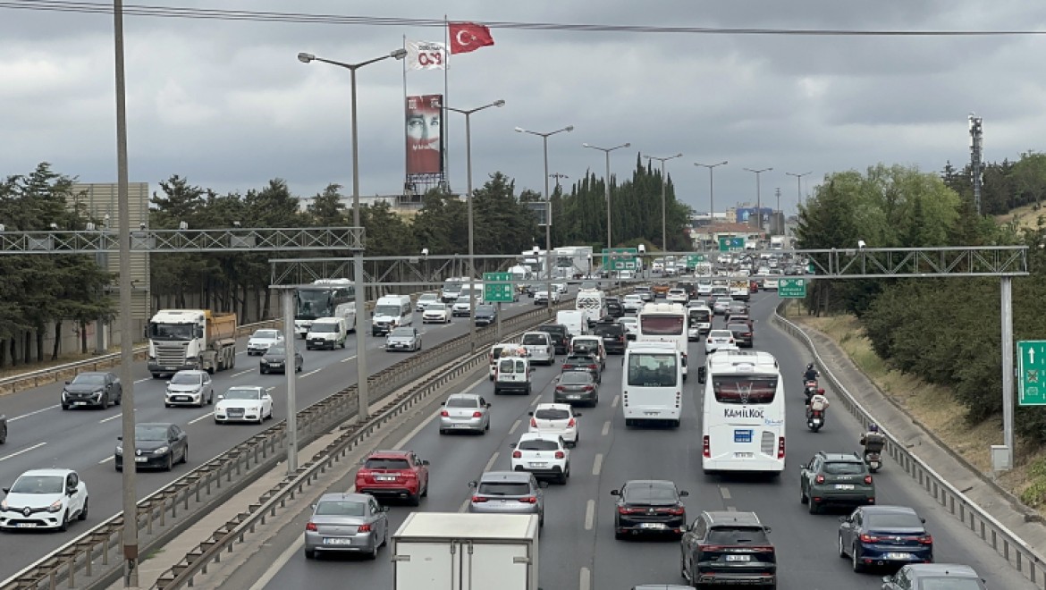 İstanbul'da bayram tatili öncesi trafik yoğunluğu yaşanıyor