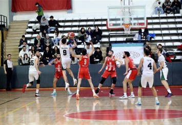 Sakarya Büyükşehir Basketbol Takımı evinde Ayos Spor'u mağlup etti