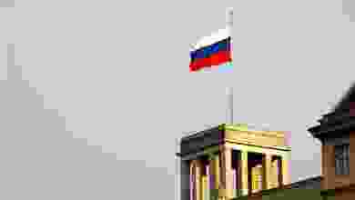 Rusya'nın büyükelçiliklerindeki bayraklar yarıya indirilecek