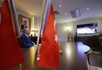 Cumhurbaşkanı Erdoğan, A Milli Erkek Basketbol Takımı'nın maçını izledi