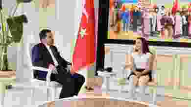 Başkan Özer, koltuğunu Nehir Düz'e devretti