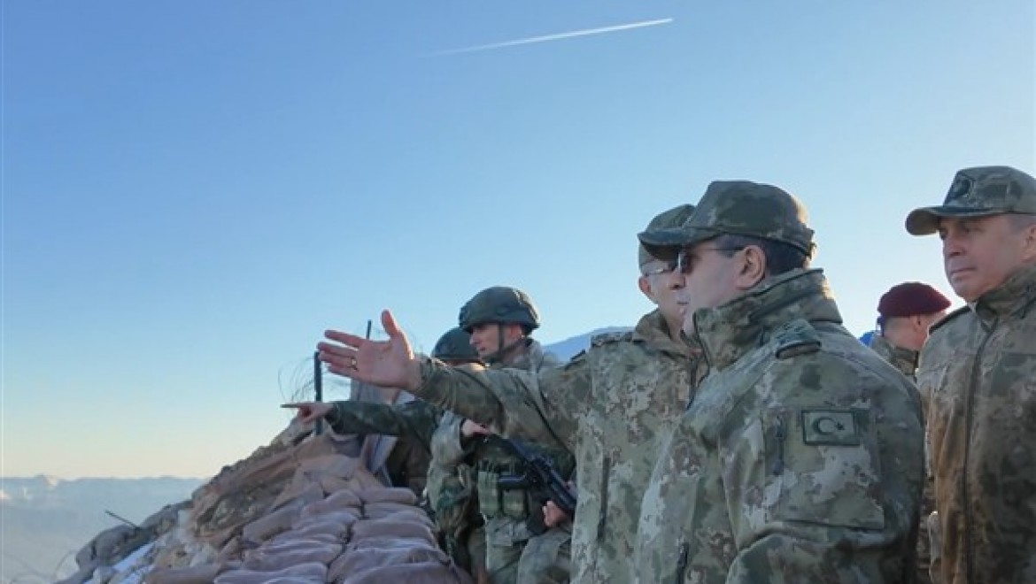 Kara Kuvvetleri Komutanı Bayraktaroğlu'nun Hakkari ziyareti