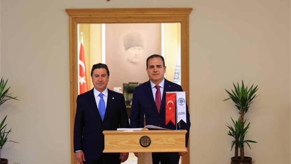 Başkan Aras'a Muğla Valisi Akbıyık'tan ziyaret