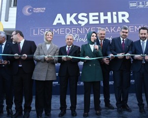Akşehir Lise Medeniyet Akademisi, Bakan Göktaş'ın katılımıyla açıldı
