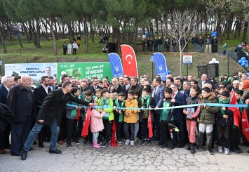 Bursa'da Çamlık Parkı düzenlenen törenle hizmete açıldı