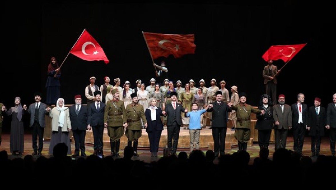"Cumhuriyete Doğru" tiyatro oyunu 9 ilde binlerce izleyici ile buluştu