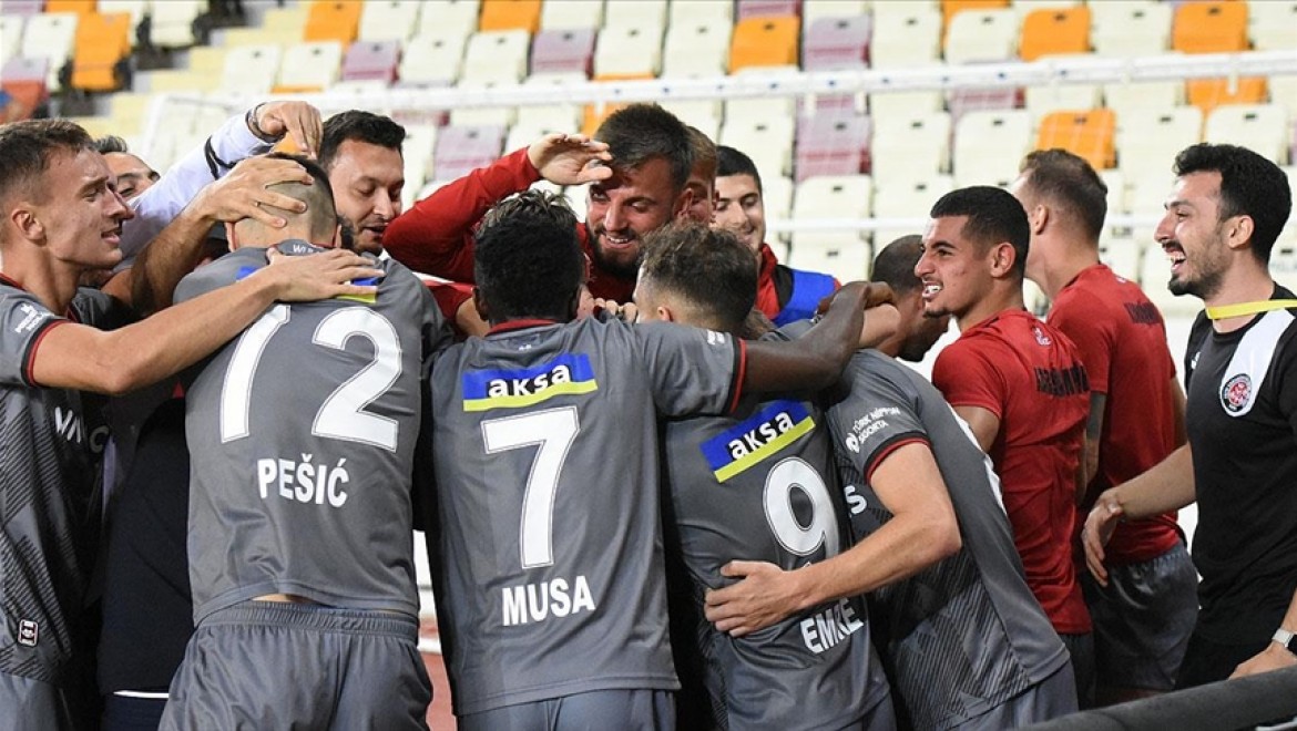 Fatih Karagümrük 2-0 geriye düştüğü maçta 3 puanı aldı