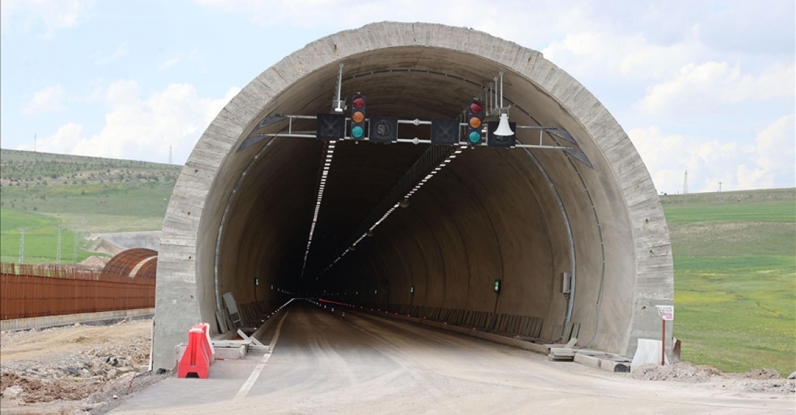 Sivas'ta yapımı devam eden Yağdonduran Tüneli ekim ayında hizmete girecek