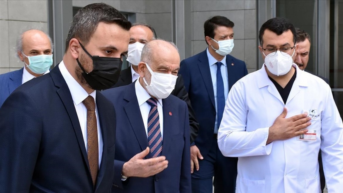Saadet Partisi Genel Başkanı Karamollaoğlu, YİK Başkanı Asiltürk'ü hastanede ziyaret etti