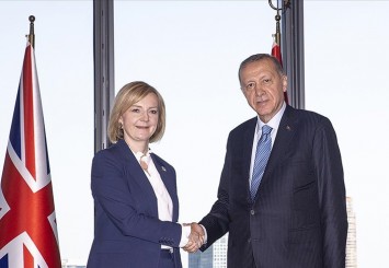 Cumhurbaşkanı Erdoğan, İngiltere Başbakanı Liz Truss ile bir araya geldi