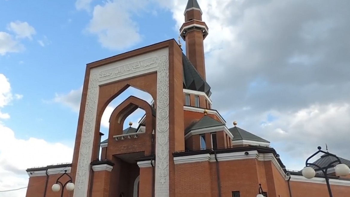 Moskova'nın 8'inci Camisi Açıldı