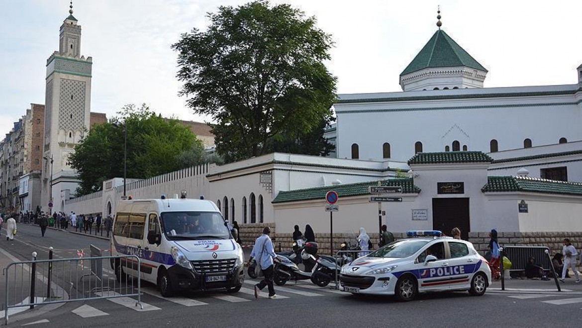 Fransa'da cami işgaline hapis cezası