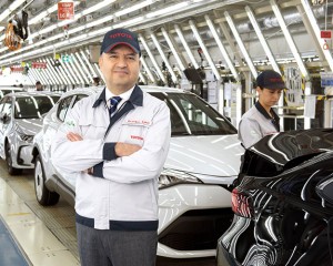 Yeni Toyota C-HR Sakarya'da üretilecek: TÜRKİYE'NİN İLK ŞARJ EDİLEBİLİR HİBRİT OTOMOBİLİ