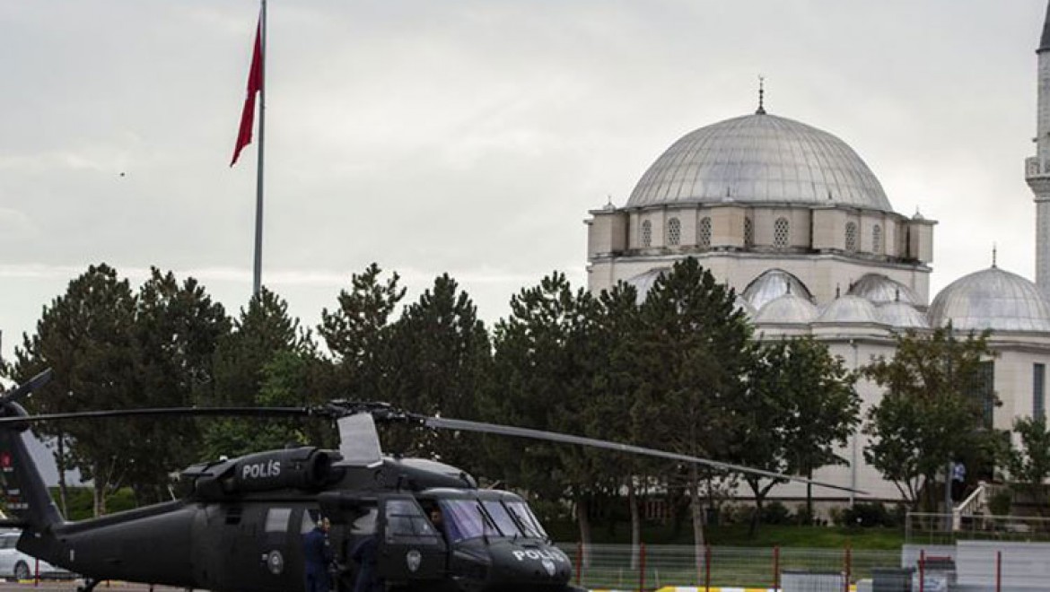Polis havacılık birimine helikopter firmalarından 'operasyonel hazırlık ve bakım performansı' ödülü