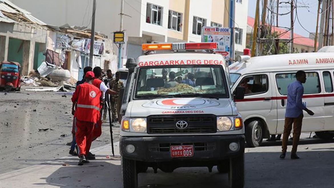 Somali'de minibüse bombalı saldırı...