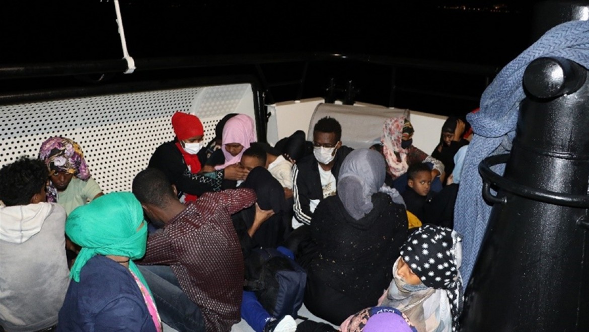 Çanakkale'de Türk kara sularına itilen 59 sığınmacı kurtarıldı
