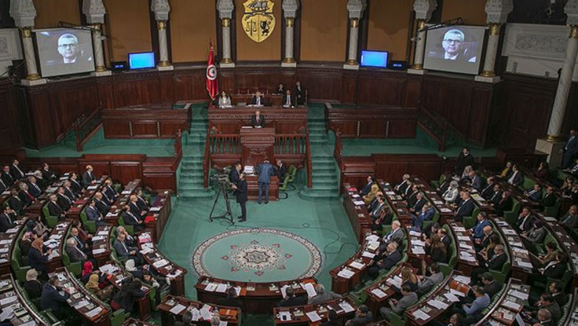 Tunus'taki Nahda Hareketi Partisi hükümet krizinden zaferle çıktı