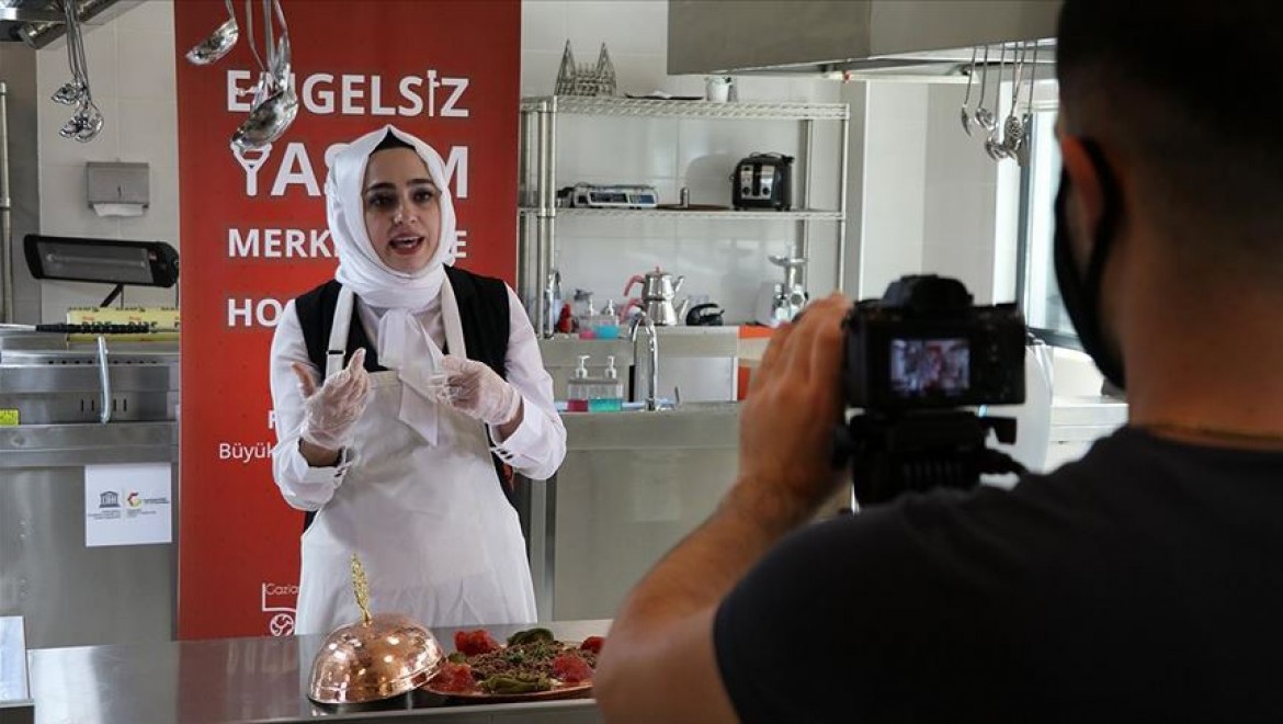 Gaziantep'in lezzetleri işaret diliyle anlatılıyor