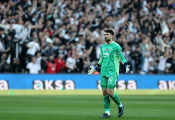 Beşiktaş kaleci Ersin Destanoğlu ile sözleşme yeniledi