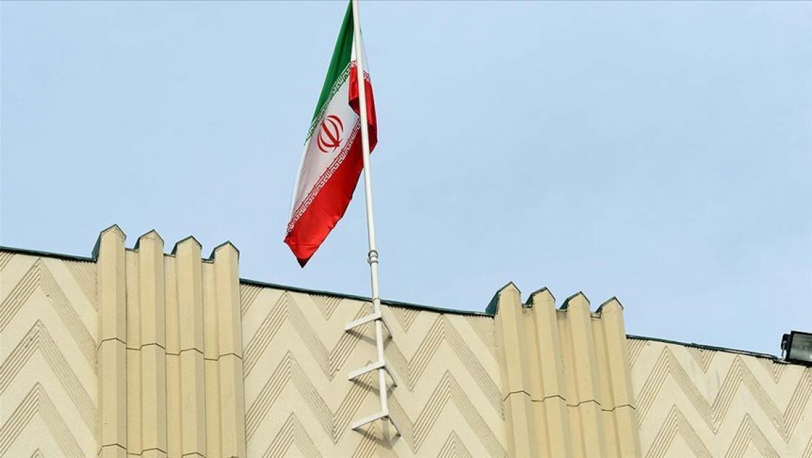 İran Ermenistan'a silah taşıdığı iddialarını reddetti