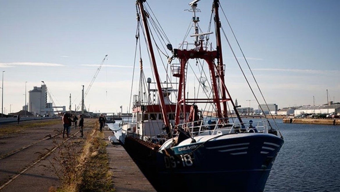 Fransa, balıkçılık krizinde İngiltere'ye misilleme tehdidini yineledi