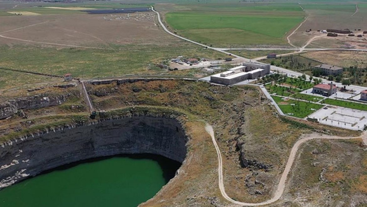 Konya'da restore edilen obruk gölü manzaralı 800 yıllık han ziyarete açılıyor