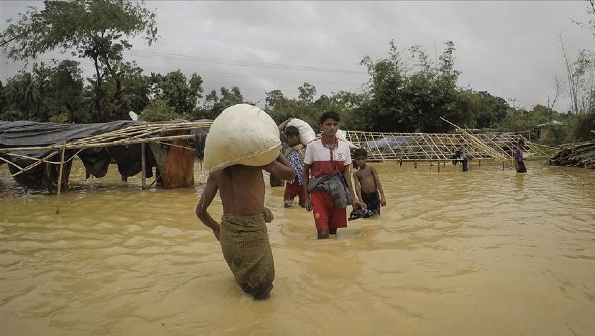 Myanmar'da sel nedeniyle 200 bin kişi yerinden oldu
