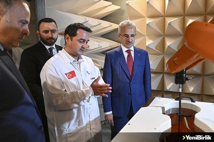 Ulaştırma ve Altyapı Bakanı Uraloğlu, Hacettepe Teknokent'i ziyaret etti