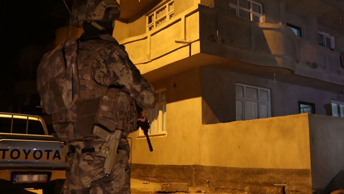 Adana'da eylem hazırlığında olduğu iddia edilen 4 DEAŞ'lı yakalandı