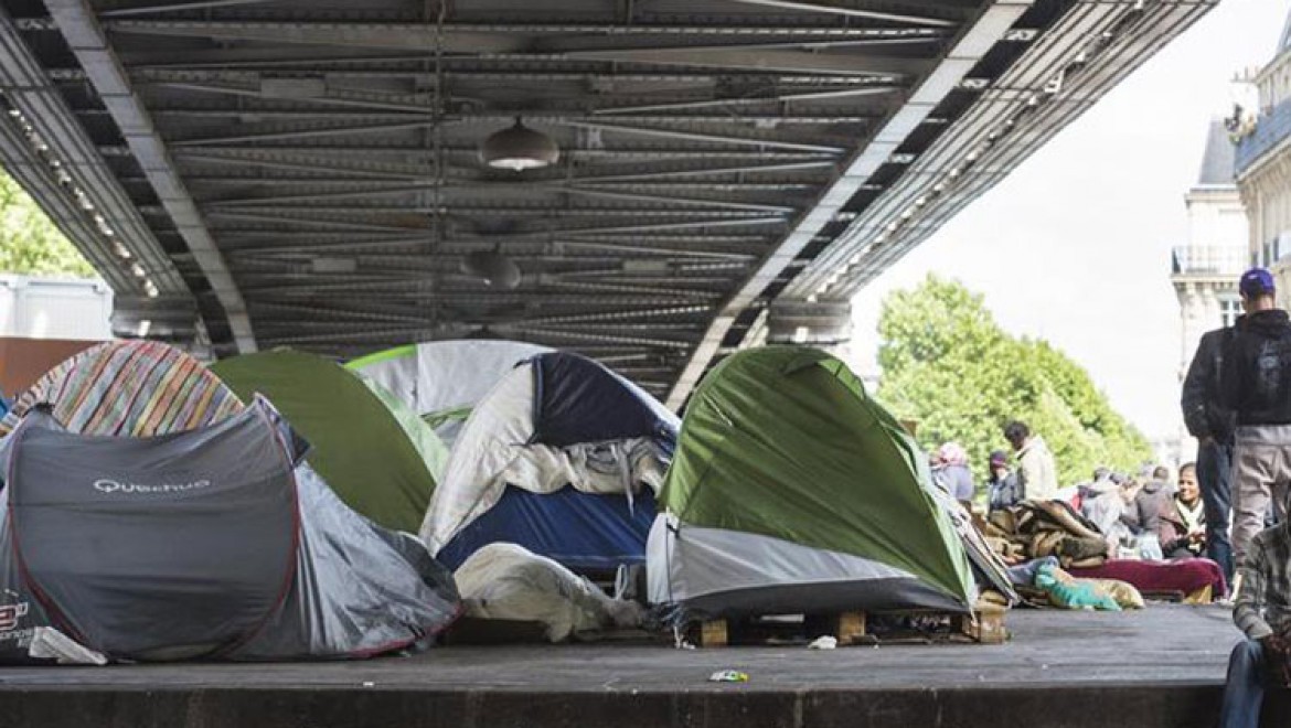 Paris'teki sığınmacıların bulunduğu kamp boşaltıldı
