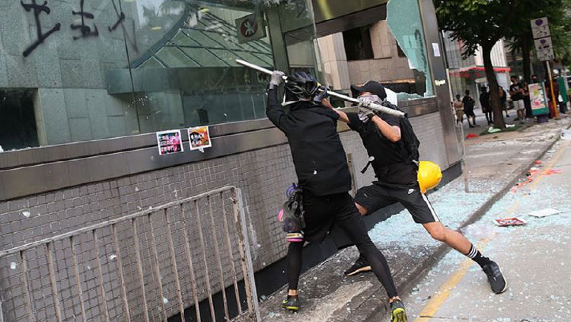 Hong Kong yönetimi: Şiddet çözüm değil