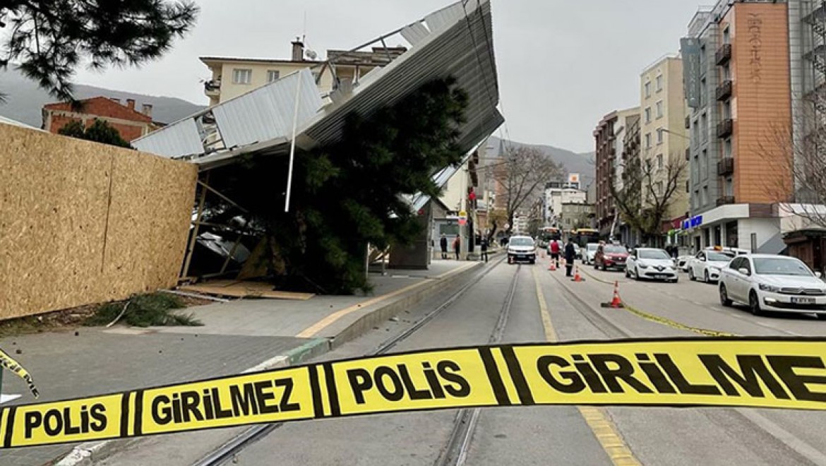 Sağlık Bakanı Koca: Lodos fırtınasında 38 kişi yaralanmış, 4 kişi hayatını kaybetmiştir