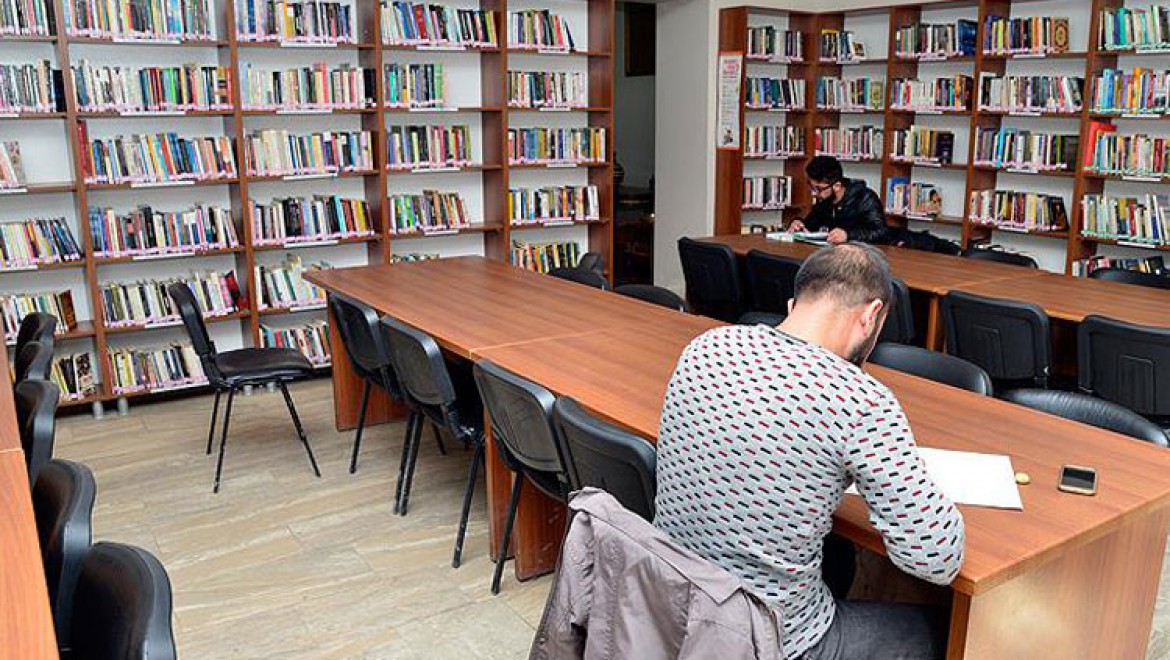 Türkiye'de 70 bin kişiye bir halk kütüphanesi düşüyor