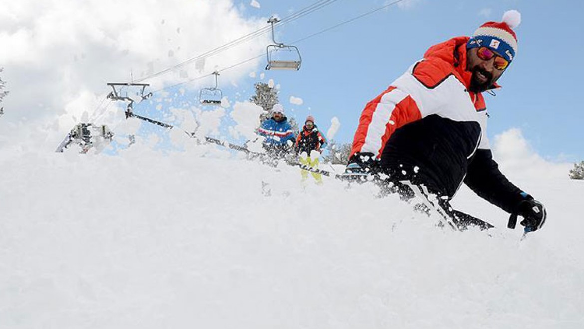 Kars'ta kayak keyfi nisanda da sürüyor