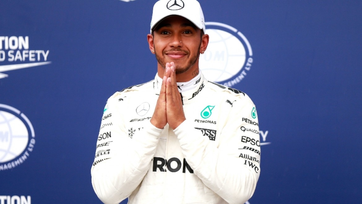 Lewis Hamilton Mercedes İle Sözleşme Uzattı