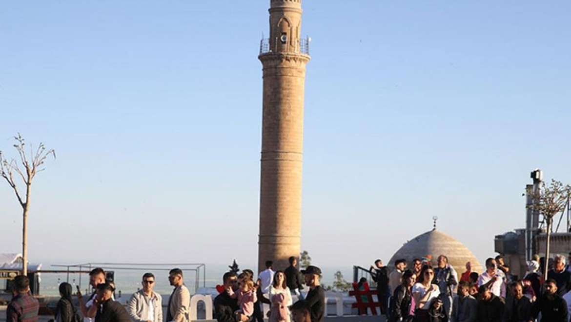 Zengin tarihi dokusuyla Mardin'de bayram tatili yoğunluğu