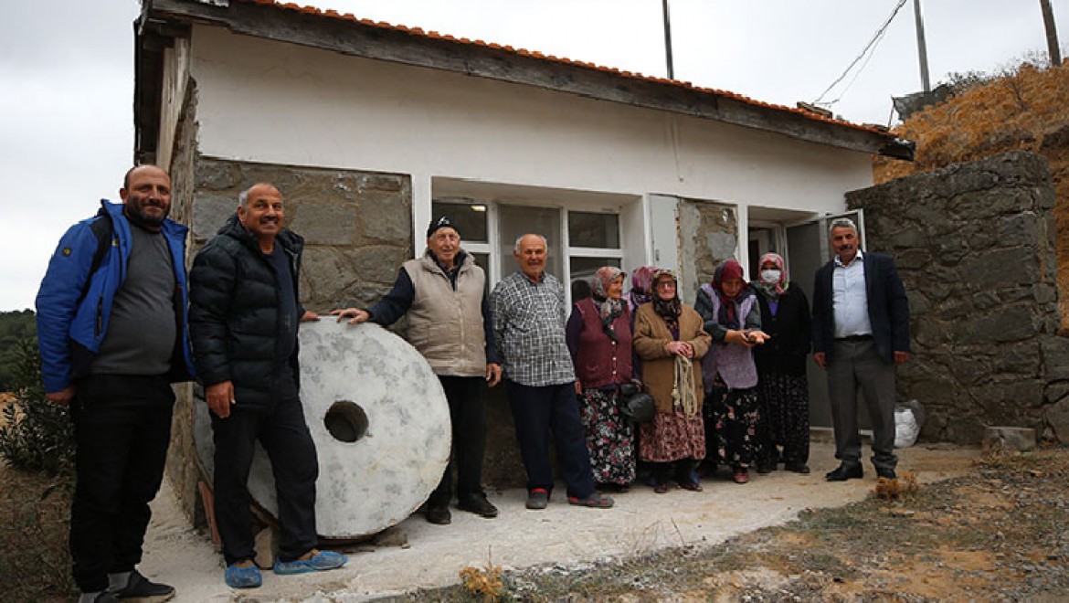 Karadeniz'i Ege'ye taşıyan köyün sakinleri "imece" geleneğini yaşatıyor