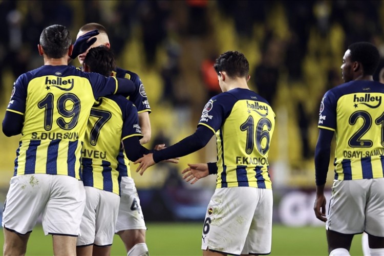 Fenerbahçe, sahasında Altay'ı 2-1 yendi