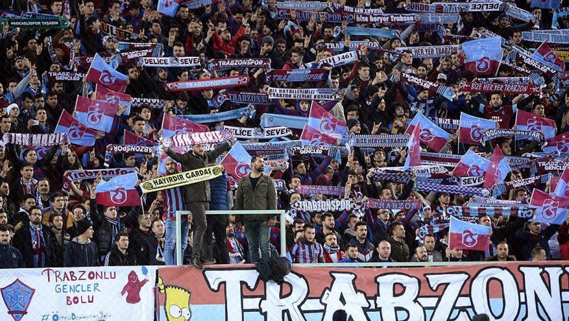 Trabzonspor yeni stadında dolu tribünlere oynuyor