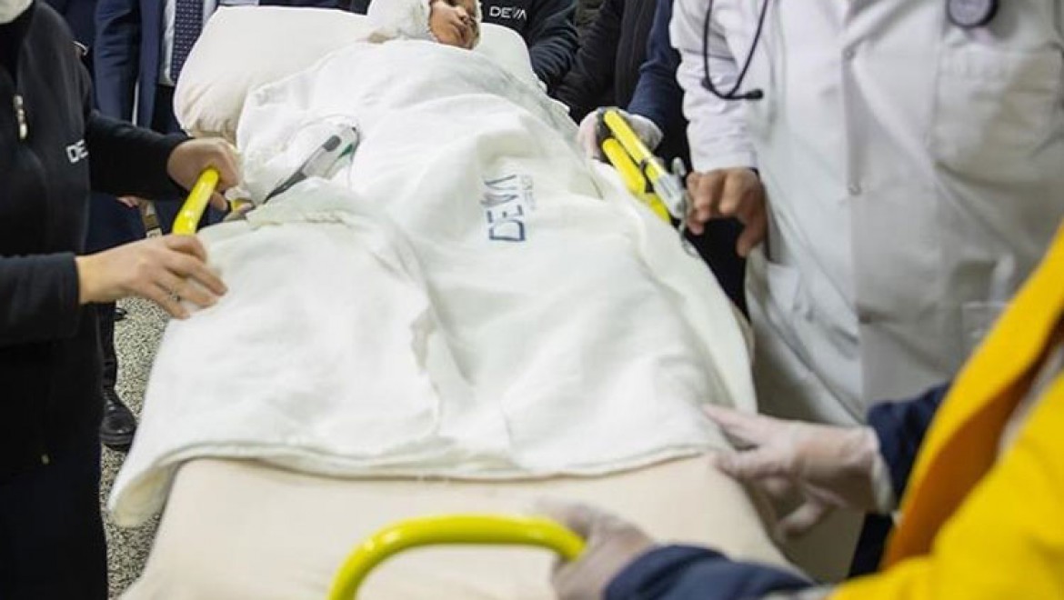 Gaziantep'te iki 'pitbull'un ağır yaraladığı minik Asiye servise alındı