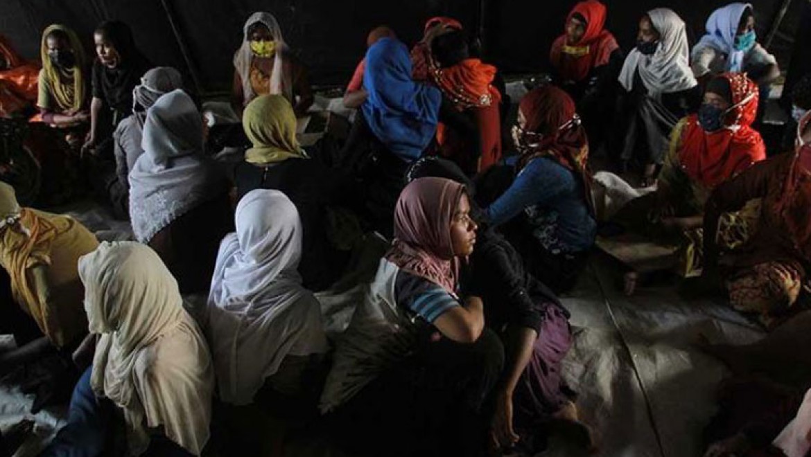 Bangladeş'te ailelerine kavuşmak isteyen Arakanlı kadınlar açlık grevinde