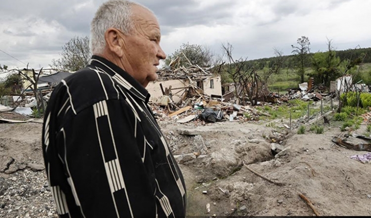 Rus saldırılarında bombalanan Ukrayna'nın İvankiv köyü sakinleri yardım bekliyor